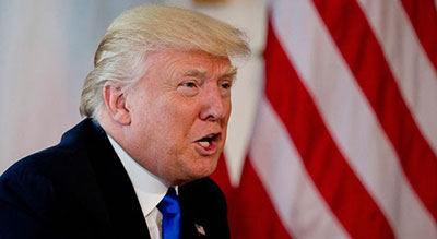 USA: Donald Trump tente de reprendre l’offensive face à sa chute de popularité


