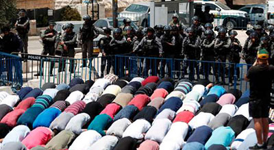 #Palestine: Les forces israéliennes attaquent les fidèles à Bethléem