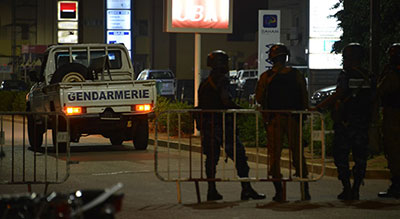 Attaque à Ouagadougou: 18 morts dont un Français, enquête antiterroriste ouverte

