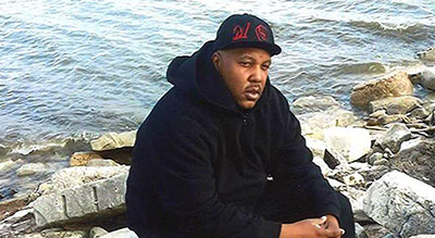 La famille d’un Noir américain mort de soif en prison exige justice


