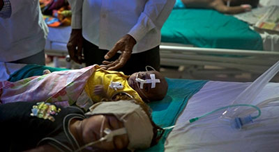 Inde: 85 enfants morts à l’hôpital de Gorakhpur (nouveau bilan)

