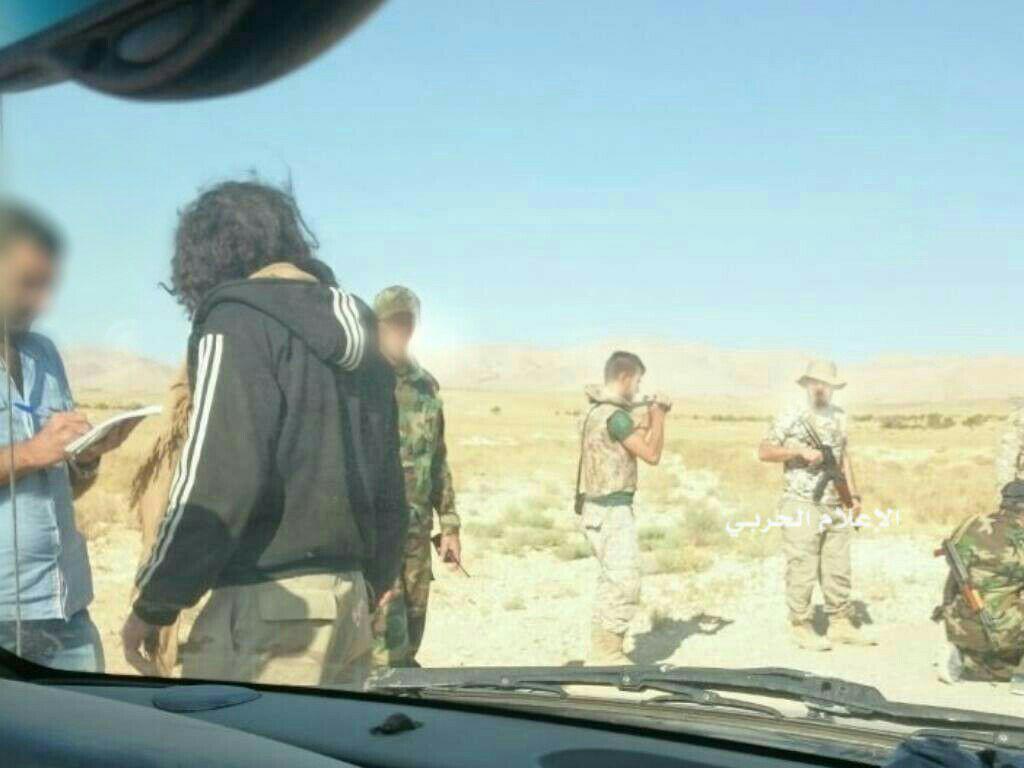 L’émir de «#Daech» au Zamarani et son groupe déposent les armes au #Hezbollah