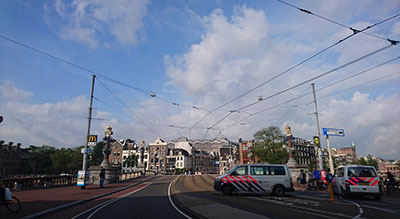 Un quartier d’#Amsterdam évacué après la découverte d’une grenade