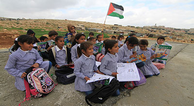 L’UE condamne le démantèlement de trois écoles en Cisjordanie occupée

