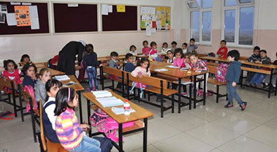 A Deir ez-Zor, les enfants rentrent à l’école après la libération de la ville assiégée par «Daech»


