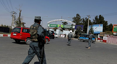 «#Daech» revendique le tir de roquettes sur #Kaboul pendant une visite de Jim #Mattis
