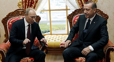 Poutine reçu par Erdogan à Ankara pour parler Syrie, Irak et armement

