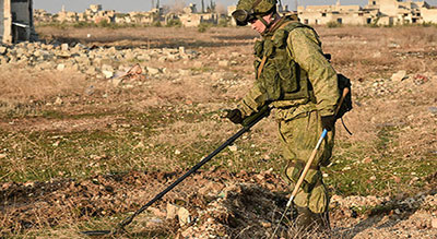 Les militaires russes ont lancé le déminage de Deir ez-Zor

