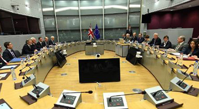 Négociations du Brexit: «La balle totalement dans le camp» britannique, estime l’UE
