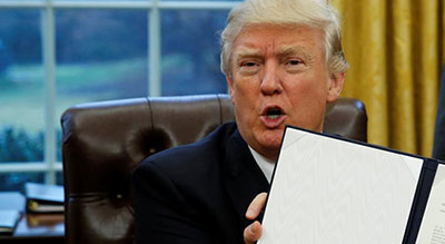 Trump impose de nouveaux obstacles aux réfugiés venant de 11 pays

