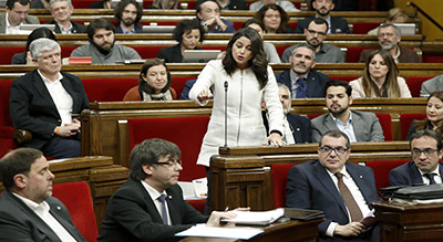 Catalogne: l’opposition implore Puigdemont de convoquer des élections
