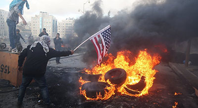 #Palestine : une centaine de blessés dans des heurts entre manifestants et militaires israéliens
