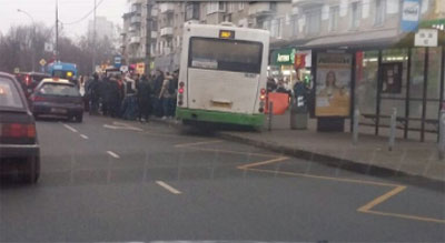 Un #autobus fonce sur un arrêt à #Moscou, trois blessés 