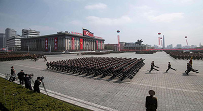 La Corée du Nord a organisé un défilé militaire à Pyongyang