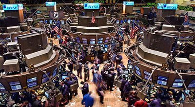 Les bourses américaines plongent et entraînent une dégringolade en Asie et en Europe
