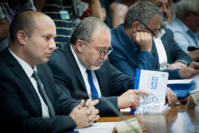 #Lieberman rejoint la session du «cabinet» sur le «#Front _nord»