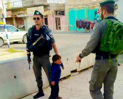 Cisjordanie occupée: Des soldats israéliens arrêtent un enfant de 3 ans