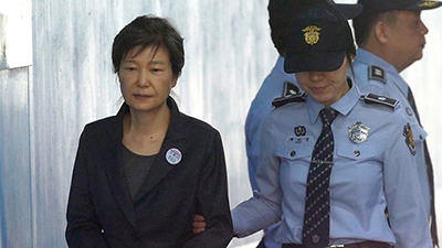 
Corée du Sud: L’ex-présidente Park condamnée à 24 ans de prison pour corruption
