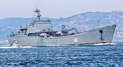 #Syrie: un navire de débarquement russe chargé serait en route pour le port de #Tartous