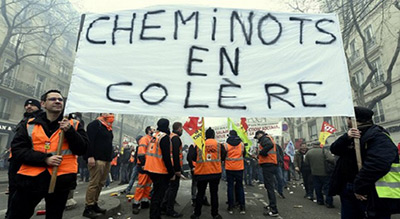 Le climat social se crispe en France: grève du rail et universités en ébullition
