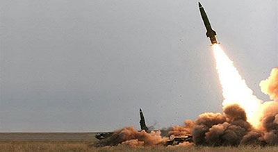 Ansarullah lance un missile Zelzal-2 contre la base militaire d’al-Sadis à Najran


