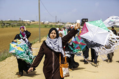 Les Palestiniens affluent à la frontière de #Gaza pour participer à la grande marche de retour