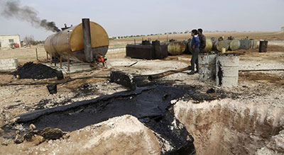 Damas accuse la coalition US d’avoir délibérément bombardé les champs de pétrole en Syrie


