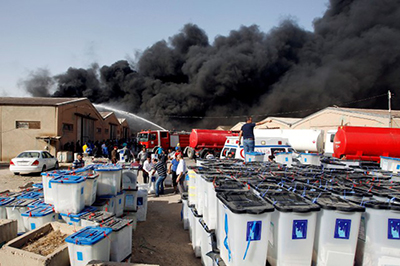 Irak: quatre suspects arrêtés après l’incendie du dépôt de bulletins de vote