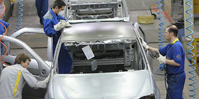 
Le groupe Renault annonce qu’il restera en Iran, même «avec une voilure réduite»

