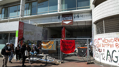 France: des migrants évacués d’un bâtiment de l’université Paris-8 à Saint-Denis