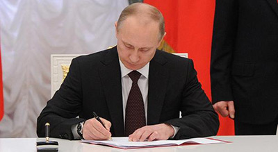 Poutine signe la loi sur la Journée de l’adhésion de la Crimée à l’Empire russe
