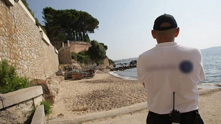 France: plage fermée sur la Côte d’Azur avant l’arrivée imminente du roi d’Arabie
