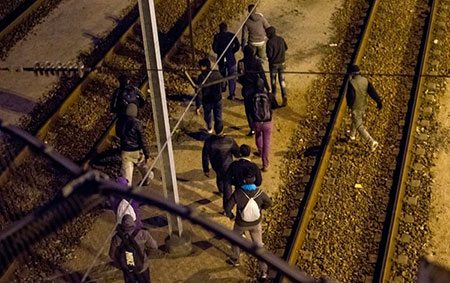Eurotunnel: au moins «1.500 tentatives» d'intrusion dans la nuit à Calais.