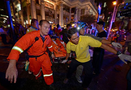 Attentat à Bangkok: un suspect identifié, au moins 21 morts.