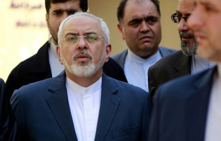 La menace de la force apporte un gaspillage de la réputation des Etats-Unis, dit Zarif