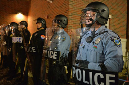USA: heurts à Saint Louis après la mort d'un jeune Noir, tué par la police.