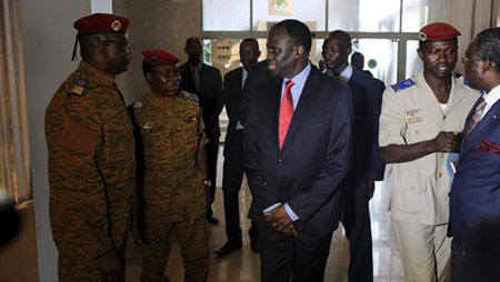 Burkina Faso: premier conseil des ministres après le putsch.