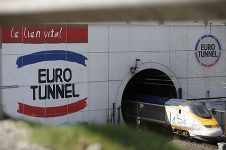 Un jeune migrant meurt à proximité du tunnel sous la Manche