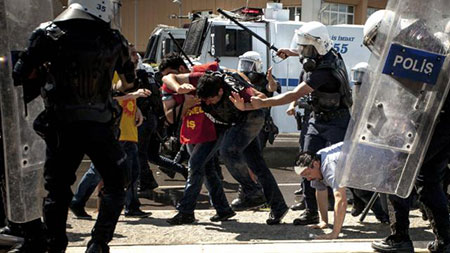 Turquie: nouvelle offensive du régime d’Erdogan contre la presse et les manifestants.