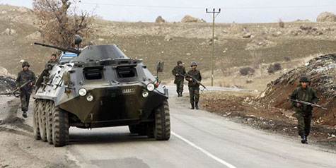 Turquie: une attaque meurtrière du PKK plonge le pays en état de guerre.