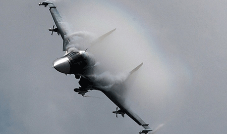 Les avions russes détruisent 11 centres de commandement et 15 camps et bases de «Daech»