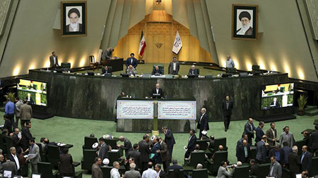 Iran: le Parlement approuve l’accord nucléaire conclu avec les grandes puissances