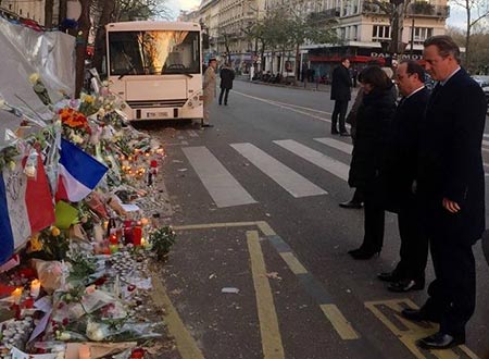 Cameron plaide au côté de Hollande pour des frappes en Syrie
