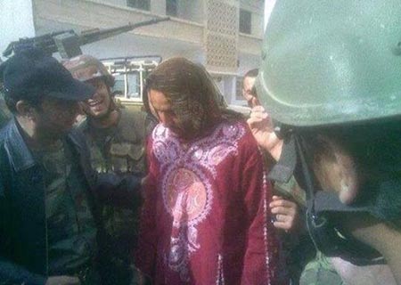 Des extrémistes déguisés en femmes pour fuir la Syrie.