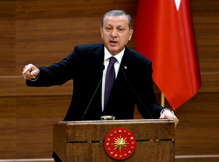 Turquie: Erdogan relance son projet de super-présidence après sa victoire électorale.