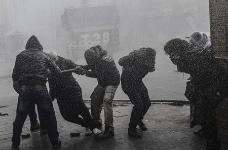Turquie : gaz lacrymogène et canons à eau contre des manifestants kurdes	