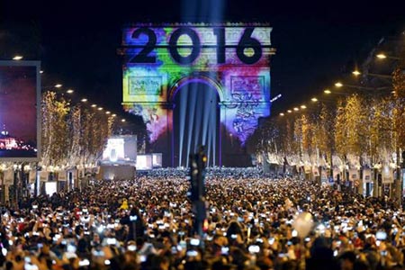 Nouvel An sous haute sécurité dans le monde.