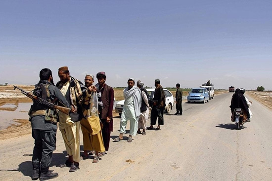 Afghanistan: au moins 30 villageois tués par «Daech» dans le centre.