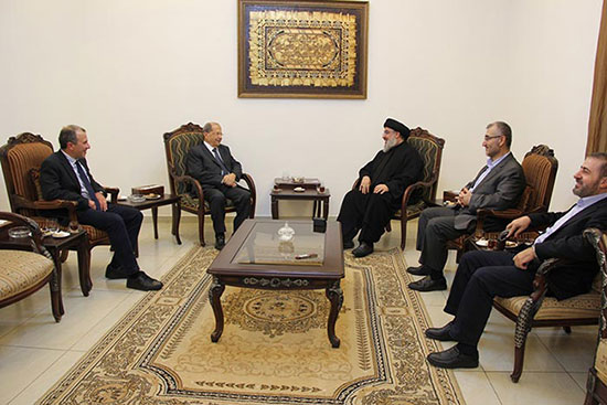 Le général Michel Aoun chez sayed Nasrallah