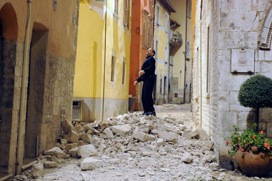 Séisme en Italie: une nuit de répliques mais pas de victimes.
